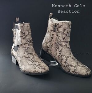 Kenneth Cole Reaction Women's Snake skin Pattern Ankle Boots - Sand/ Tau8Med. US